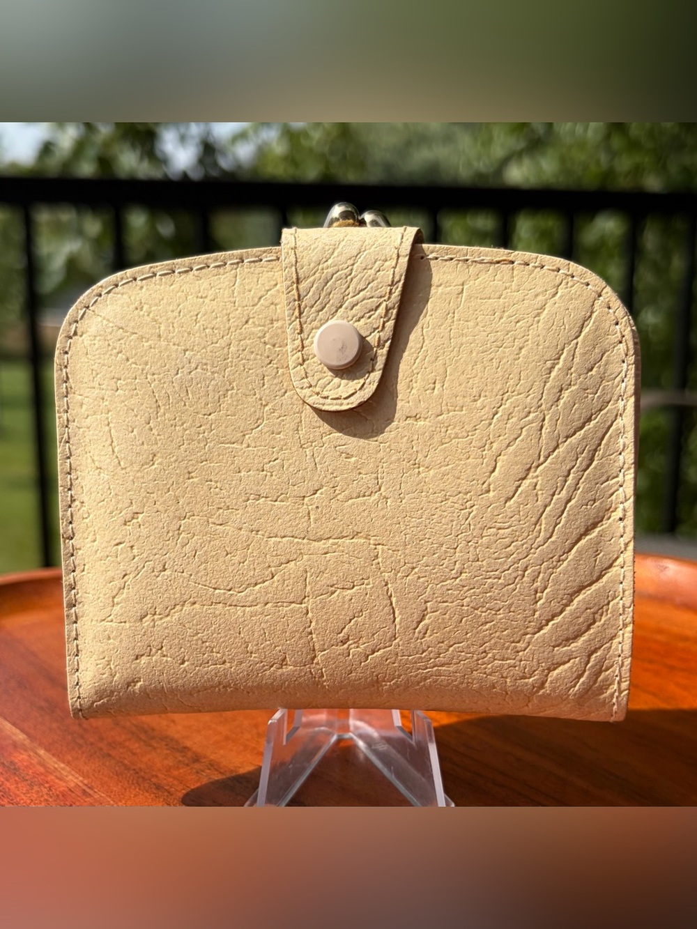 British Mid-Century Bifold Kisslock Vintage Leather Wallet EUC